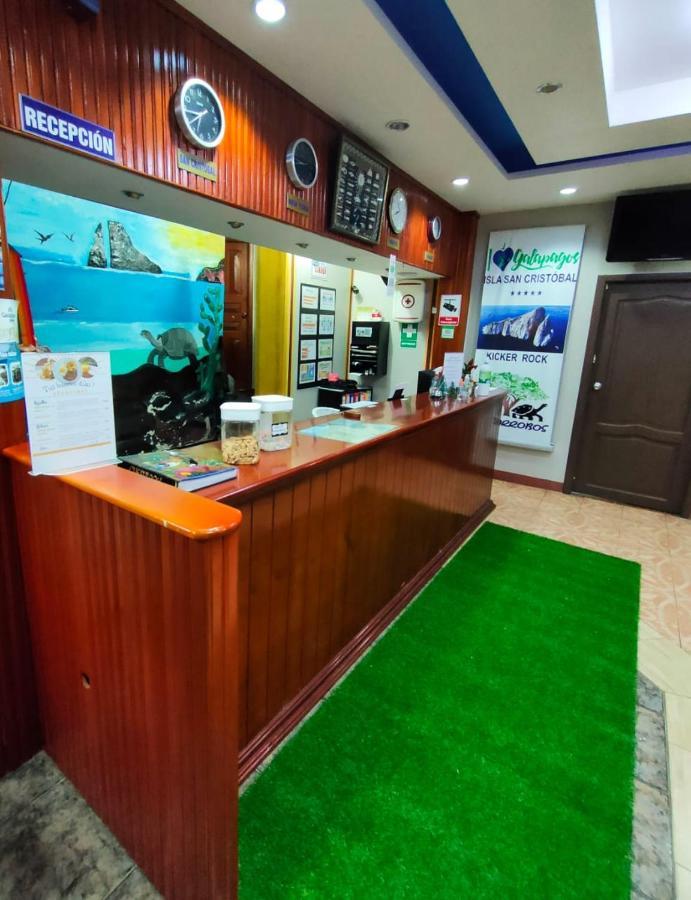 Hotel Los Algarrobos Puerto Baquerizo Moreno Eksteriør bilde