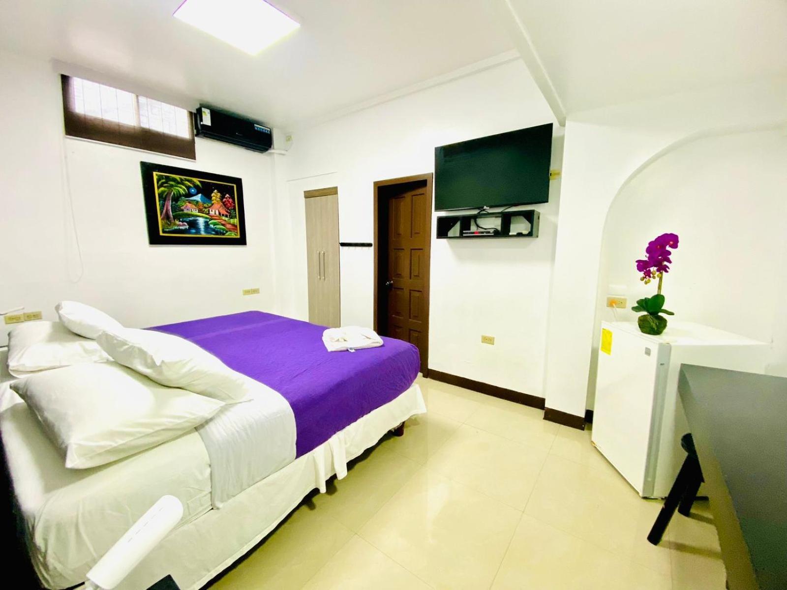 Hotel Los Algarrobos Puerto Baquerizo Moreno Eksteriør bilde