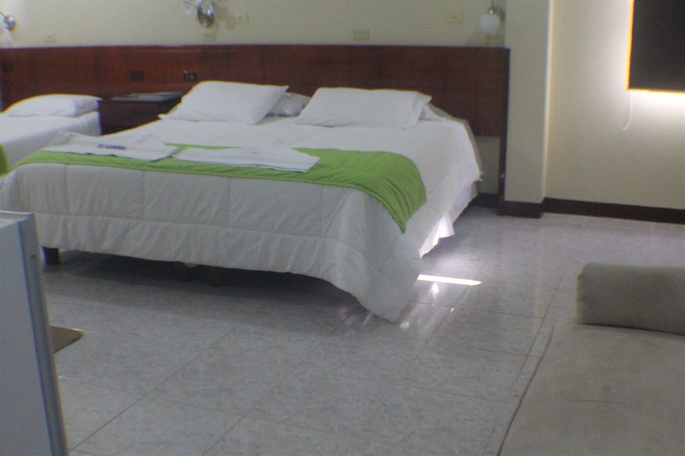 Hotel Los Algarrobos Puerto Baquerizo Moreno Eksteriør bilde