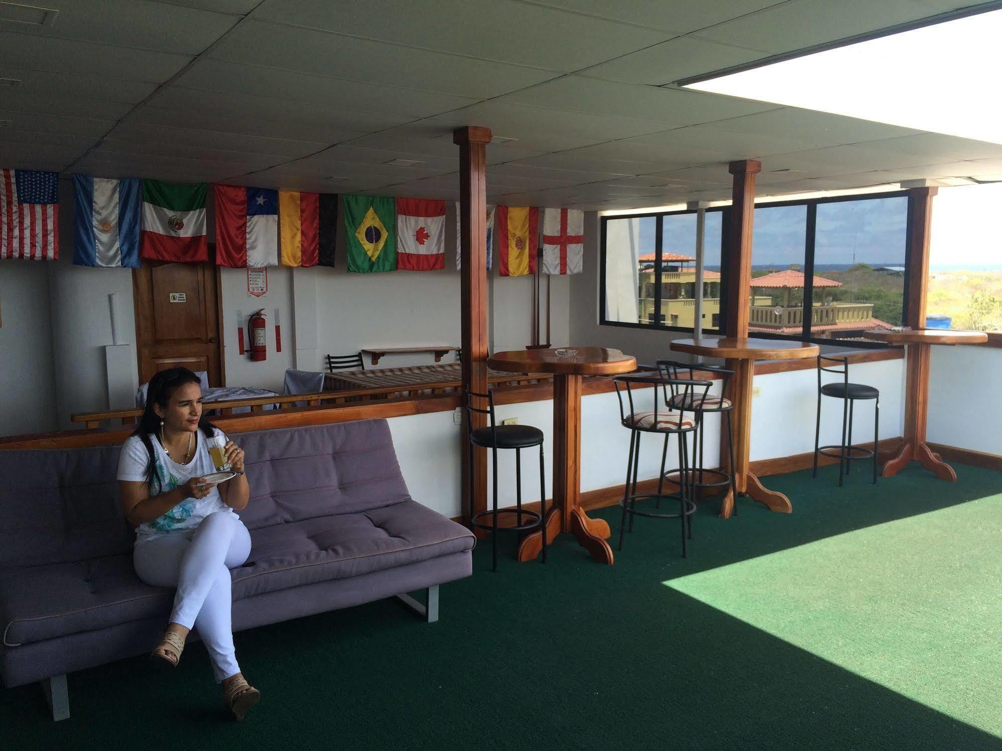 Hotel Los Algarrobos Puerto Baquerizo Moreno Eksteriør bilde