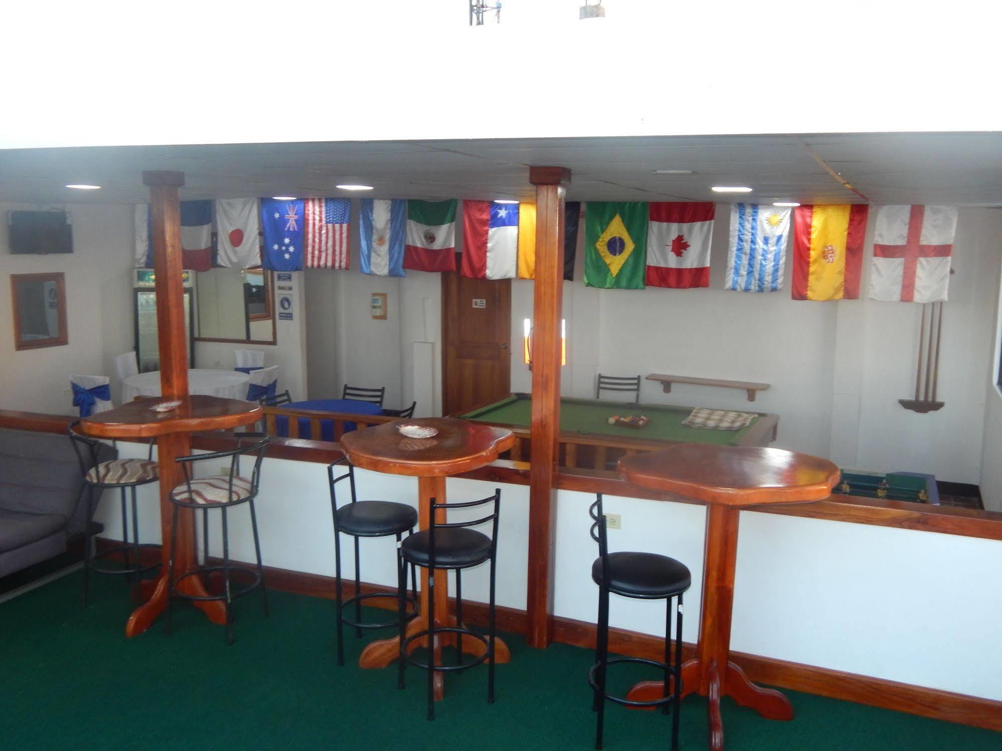 Hotel Los Algarrobos Puerto Baquerizo Moreno Eksteriør bilde
