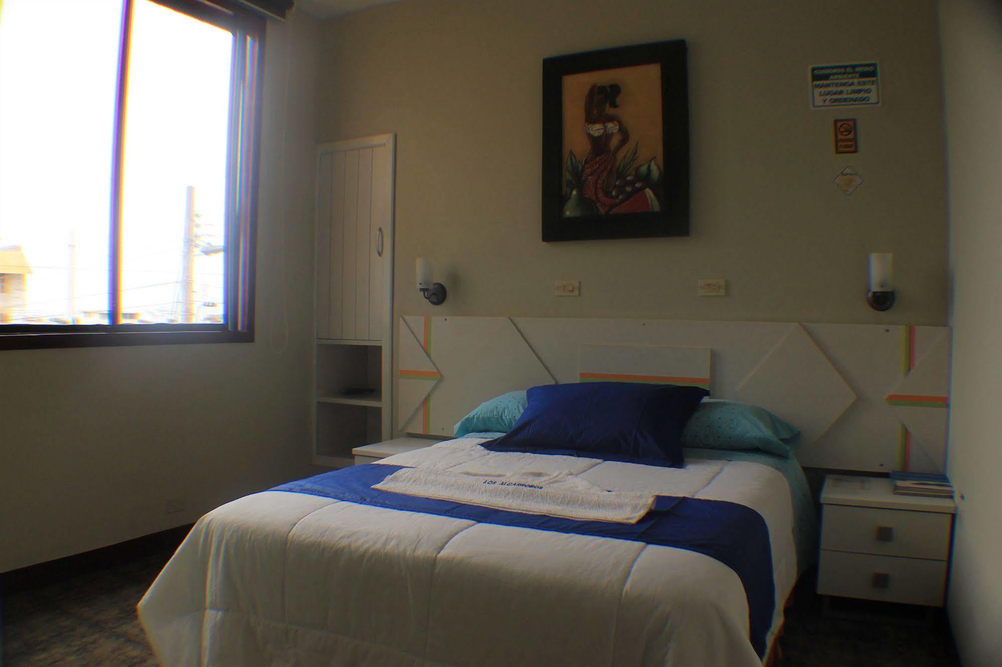 Hotel Los Algarrobos Puerto Baquerizo Moreno Eksteriør bilde