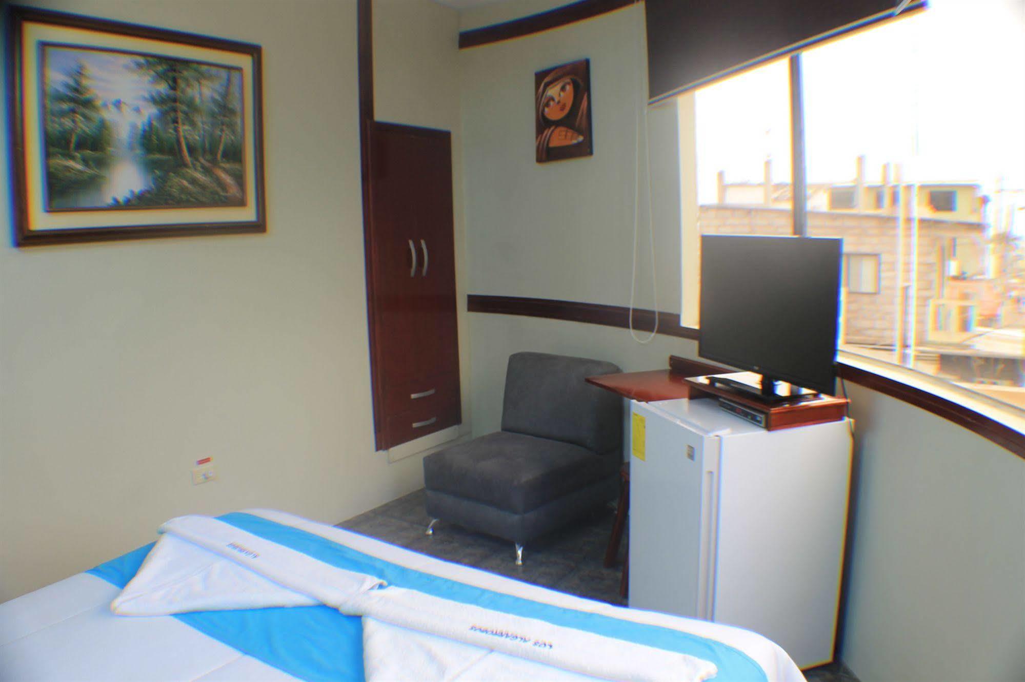 Hotel Los Algarrobos Puerto Baquerizo Moreno Eksteriør bilde