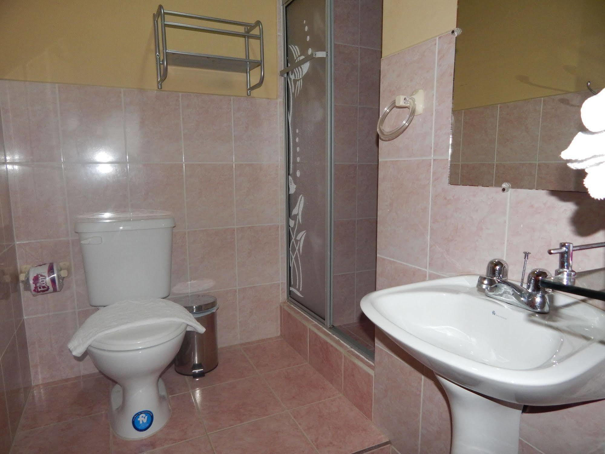 Hotel Los Algarrobos Puerto Baquerizo Moreno Eksteriør bilde