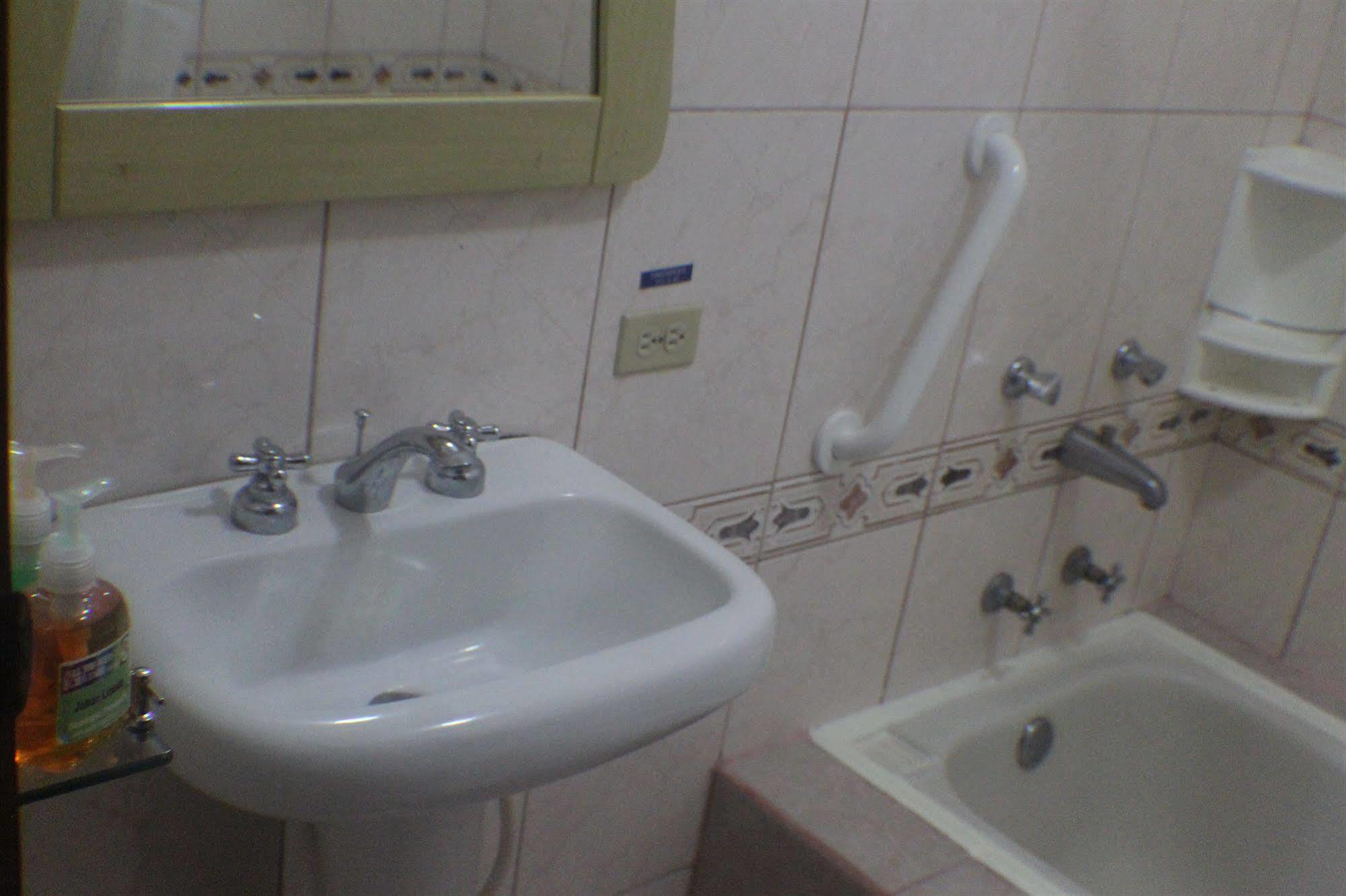 Hotel Los Algarrobos Puerto Baquerizo Moreno Eksteriør bilde