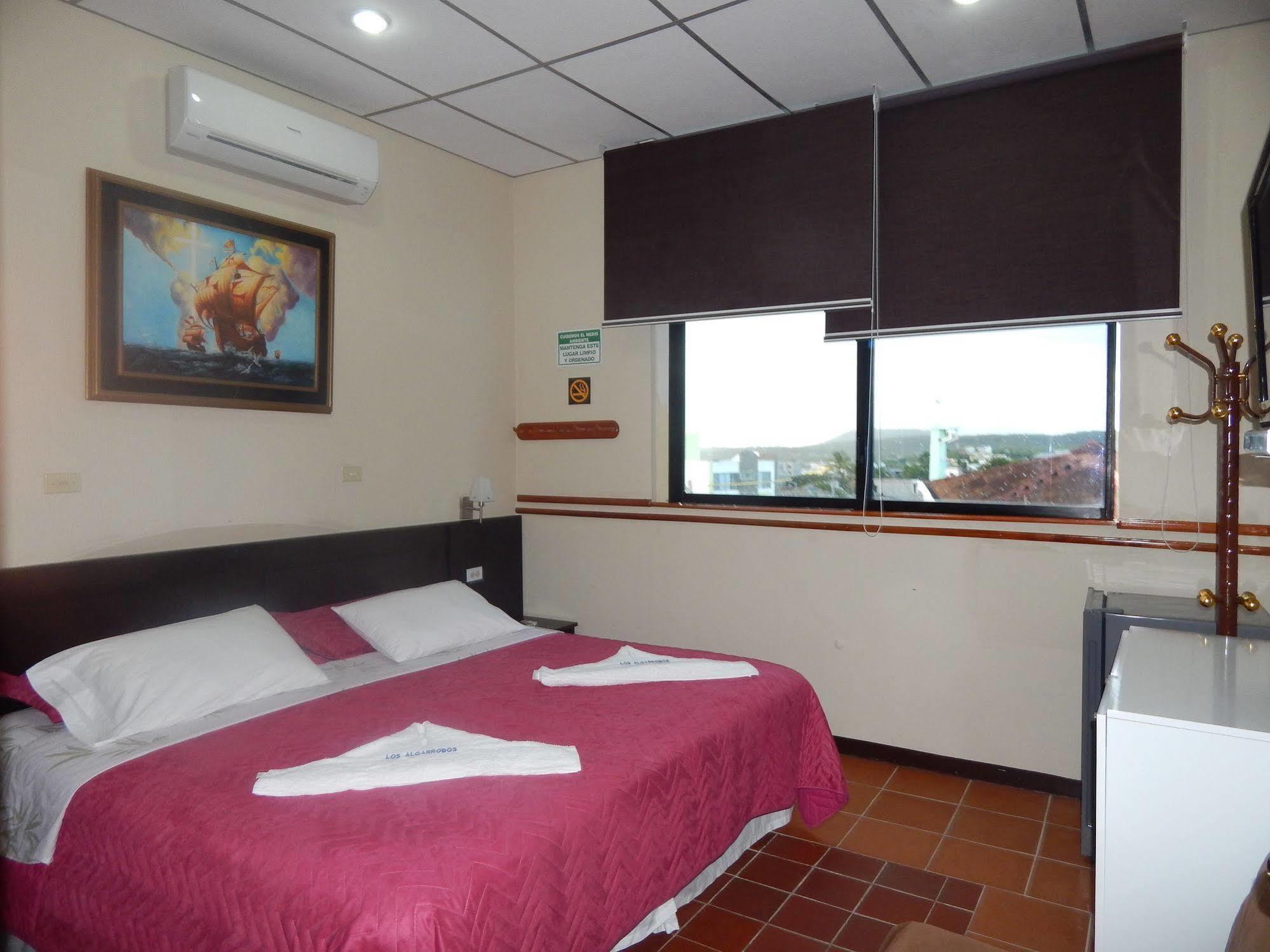 Hotel Los Algarrobos Puerto Baquerizo Moreno Eksteriør bilde