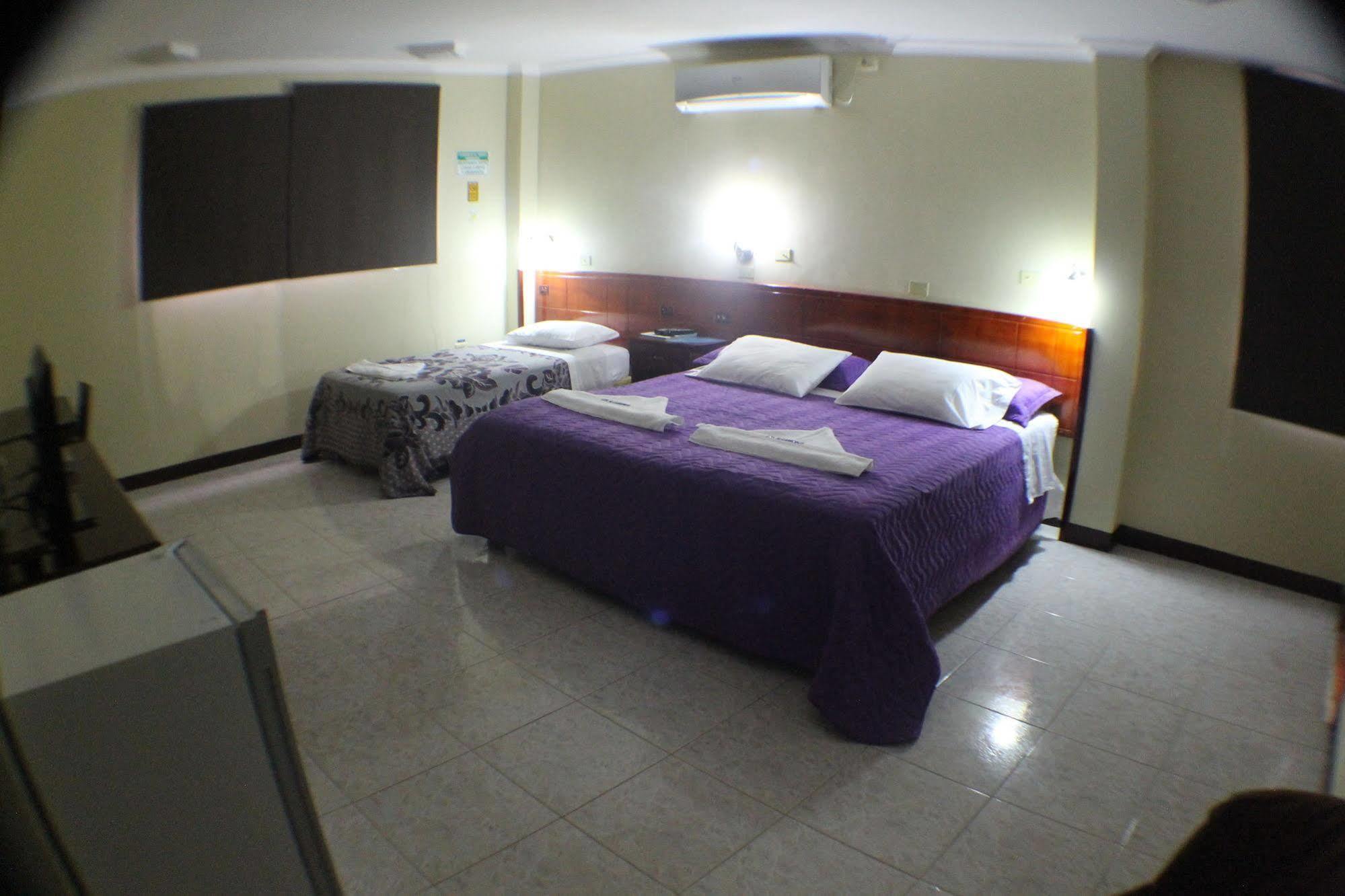 Hotel Los Algarrobos Puerto Baquerizo Moreno Eksteriør bilde